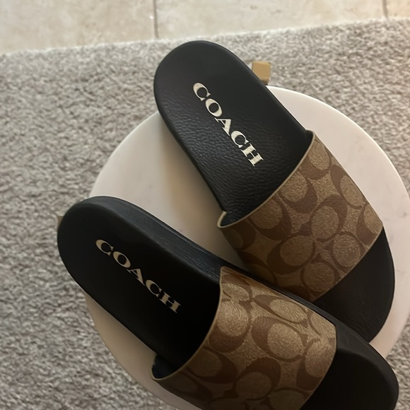 Women’s khaki coach slip on’s - Picture 2 of 5